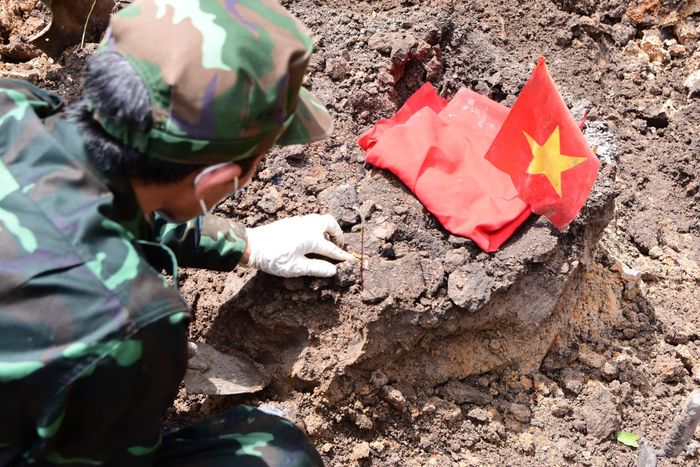 Đội quy tập làm nhiệm vụ tại rãnh mộ B, công viên Lê Thị Riêng ngày 12/8.