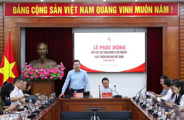 Tổng Biên tập Báo Văn Hóa Nguyễn Anh Vũ phát biểu