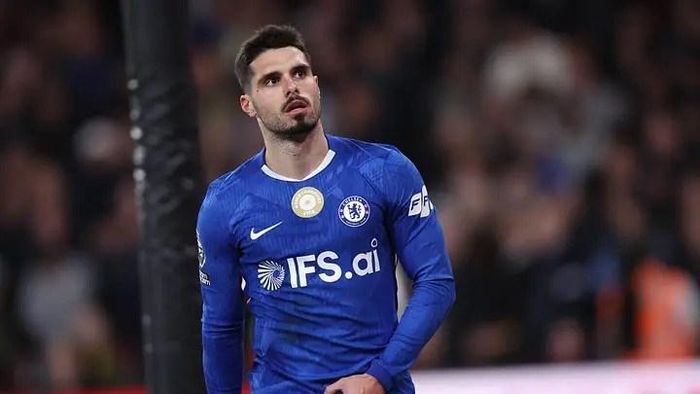 Chelsea không bán rẻ Pedro Neto
