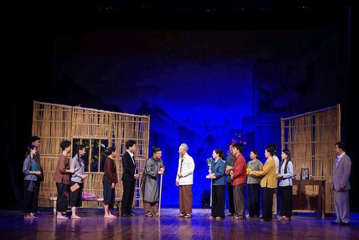 Hình tượng Bác Hồ được các nghệ sĩ Nhà hát Kịch Việt Nam xây dựng đã để lại những bài học yêu thương, bình dị mà vô cùng sâu sắc