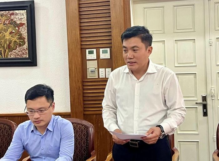 Đồng chí Nguyễn Hữu Ngọc, tân Chính trị viên phó, Ban CHQS Bộ VHTTDL báo cáo kết quả thực hiện công tác quốc phòng, quân sự của Bộ VHTTDL từ tháng 7.2025 đến nay