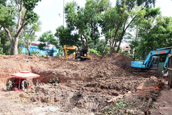 Khối lượng đất xử lý trong ngày 12.8 là hơn 200m³