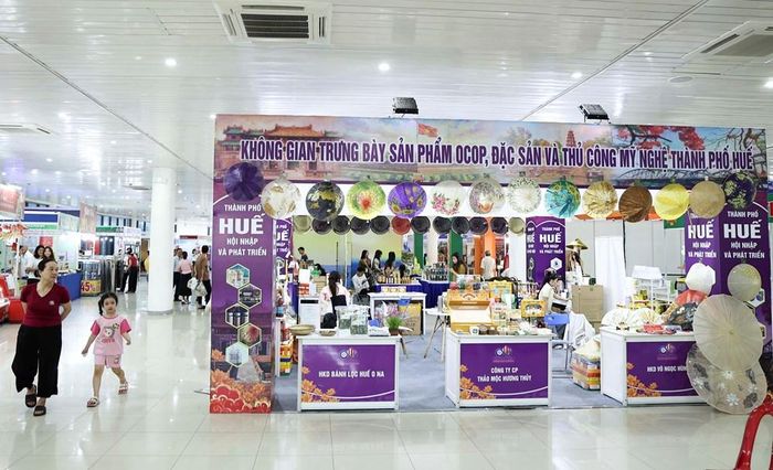 Hội chợ quy tụ gần 250 gian hàng của 108 doanh nghiệp trong và ngoài nước