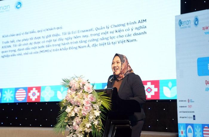 Bà Eci Ernawati, Quản lý Dự án AIM ASEAN, ASEAN Foundation chia sẻ tại chương trình