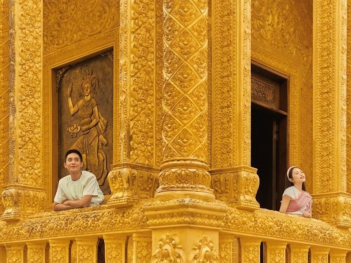 Phương Mỹ Chi trở lại với MV "Thiên đường với người thương", kể câu chuyện tình yêu của hai nhân vật Chi và Định trên nền không gian văn hóa Khmer Nam Bộ