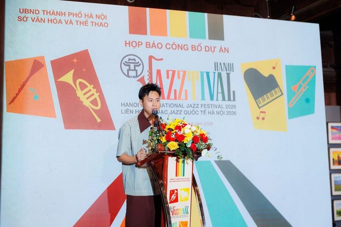 Nhạc sĩ Dương Cầm phát biểu tại buổi giới thiệu chương trình
