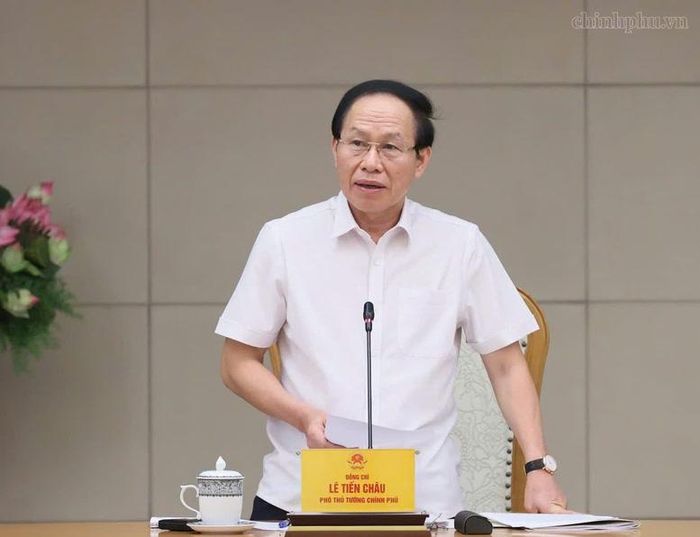 Phó Thủ tướng Lê Tiến Châu nhấn mạnh công tác chuyển đổi số của ngành giáo dục có vai trò đặc biệt quan trọng; chuyển đổi số vừa là mục tiêu, vừa là động lực quyết định sự thành công của sự nghiệp đổi mới giáo dục - Ảnh: chinhphu.vn/Thu Sa