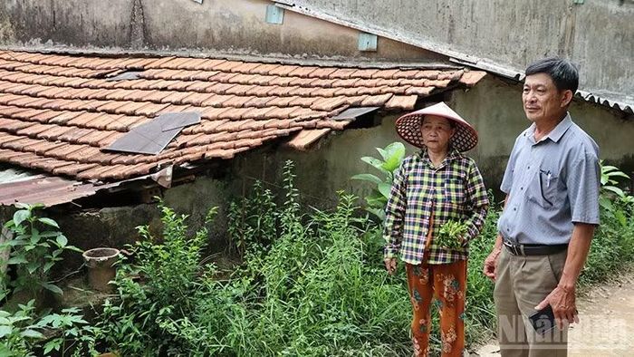 Bà Huỳnh Thị Nghĩa ở Khu dân cư tổ 4, thôn Bồng Miêu, xã Phú Ninh mong muốn sớm được bố trí đến ở khu tái định cư.