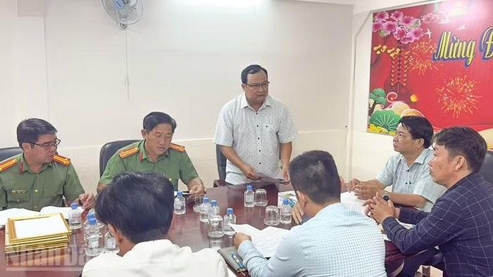 Đại diện Văn phòng thường trú Báo Nhân Dân tại Vĩnh Long phát biểu tại sự kiện. (Ảnh: BÁ DŨNG)