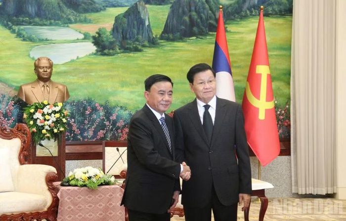 Đồng chí Tổng Bí thư, Chủ tịch nước Lào Thongloun Sisoulith trân trọng cảm ơn Đảng, Nhà nước Việt Nam và cá nhân Tổng Bí thư, Chủ tịch nước Tô Lâm đã luôn kề vai sát cánh, chia sẻ cùng Đảng, Nhà nước và nhân dân Lào trong những thời khắc quan trọng.