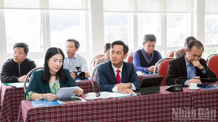 Đại biểu tham dự lễ ký kết.