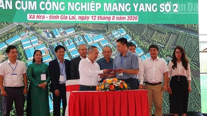 HAGL ký Biên bản ghi nhớ hợp tác đầu tư với Công ty cổ phần Dâu Tằm Tơ Hàm Rồng.