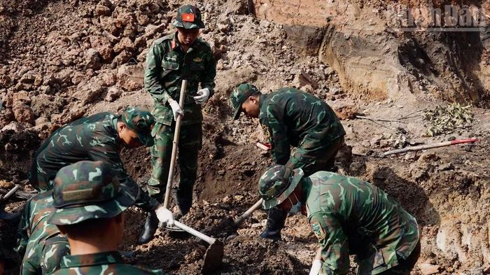 Lực lượng làm nhiệm vụ thuộc Bộ Tư lệnh Thành phố Hồ Chí Minh. (Ảnh: LÊ THÀNH)