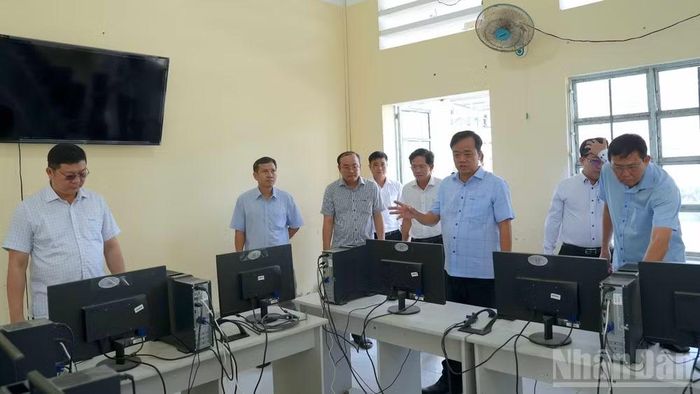 Định hướng dài hơi, Cà Mau ưu tiên hạ tầng công nghệ thông tin phục vụ chuyển đổi số, đổi mới sáng tạo trong lĩnh vực giáo dục. (Ảnh: Hữu Tùng)