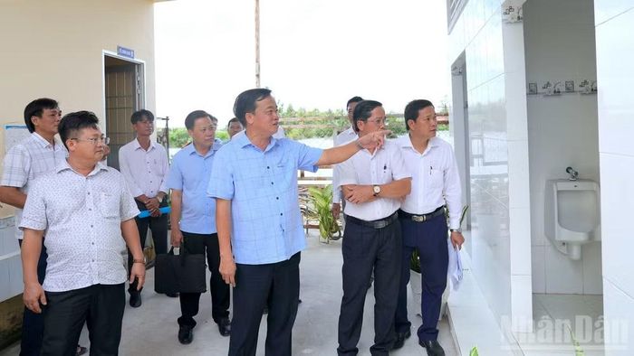 Trong năm học mới, hệ thống nhà vệ sinh các trường tại Cà Mau được nâng cấp, xây mới, bảo đảm thông thoáng. (Ảnh: Hữu Tùng)