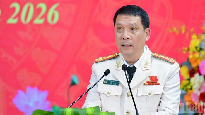 Đồng chí Đại tá Phan Văn Lý, Phó Giám đốc, Thủ trưởng Cơ quan Cảnh sát điều tra Công an tỉnh Ninh Bình phát biểu tại chương trình.