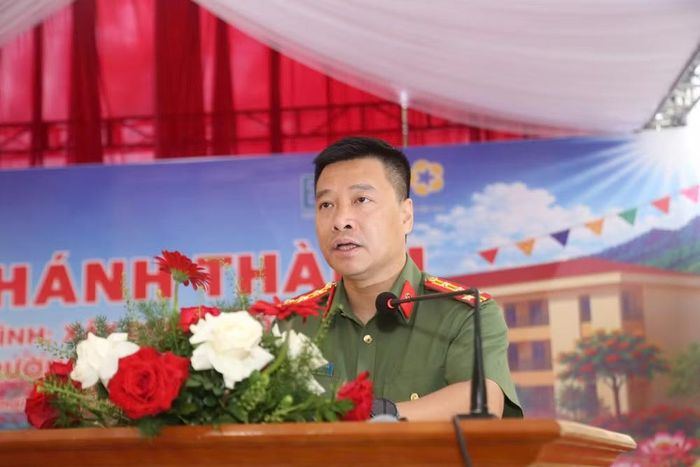 Đại tá Vũ Thanh Tùng, Ủy viên Ban Thường vụ Tỉnh ủy, Bí thư Đảng ủy, Giám đốc Công an tỉnh Lạng Sơn phát biểu tại buổi lễ. (Ảnh: Hoàng Tùng)