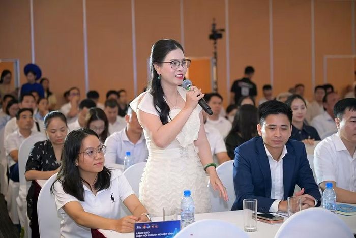 Các đại biểu tham luận, đóng góp ý kiến tại diễn đàn. (Ảnh: Trung ương Hội Doanh nhân trẻ Việt Nam cung cấp)