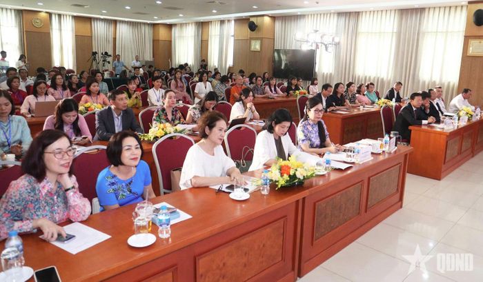Đông đảo kiều bào tham dự sự kiện. Ảnh: THÀNH LONG