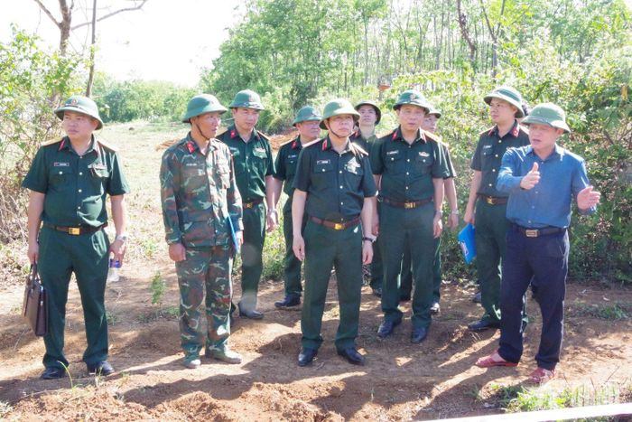  Đoàn công tác Ban Chỉ đạo 515 Quân khu 4 kiểm tra, khảo sát công tác tìm kiếm, quy tập HCLS tại khu vực căn cứ Cồn Tiên, tỉnh Quảng Trị.  