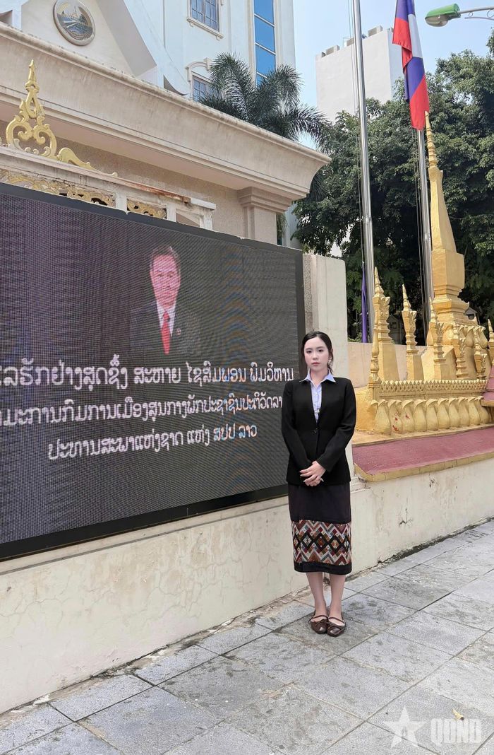  Bouavone Phanthaboouasy, Thạc sĩ Khoa Quản trị kinh doanh của Đại học Kinh tế quốc dân.
