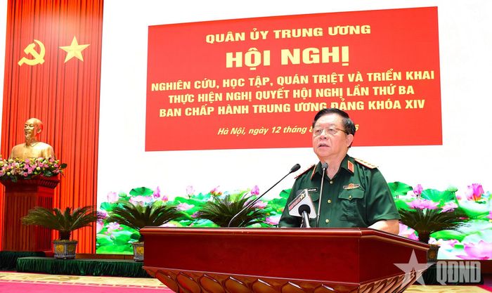Đại tướng Nguyễn Trọng Nghĩa phát biểu tại hội nghị. 
