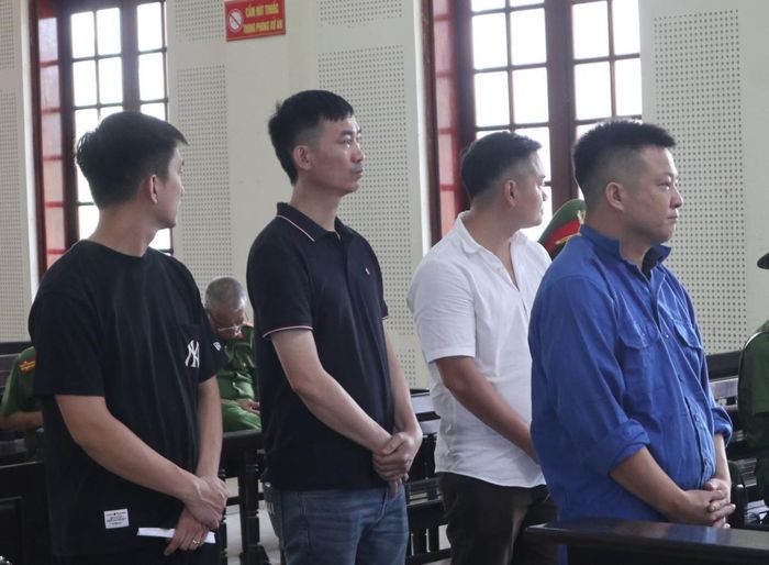 Các bị cáo tại phiên tòa.