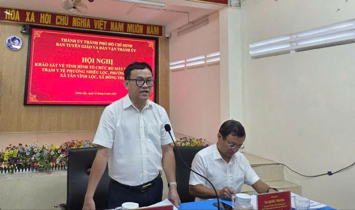  TS-BS Huỳnh Minh Chín, Phó Giám đốc Sở Y tế TPHCM phát biểu tại buổi làm việc (Ảnh: THÀNH AN) 