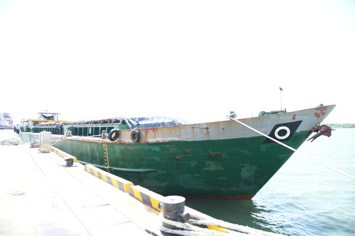  Dẫn giải tàu KG-58069 về cảng Hải đội 301 