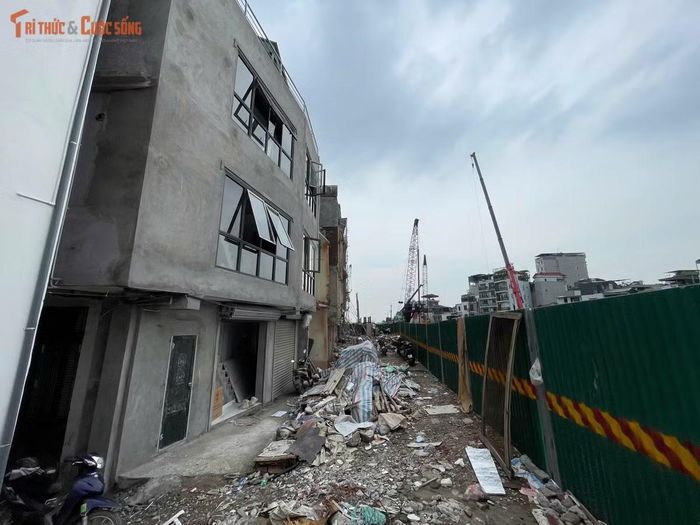 Các hộ dân bị thu hồi một phần diện tích được tạo điều kiện chỉnh trang, sửa chữa nhà ở theo quy định để sớm ổn định cuộc sống.