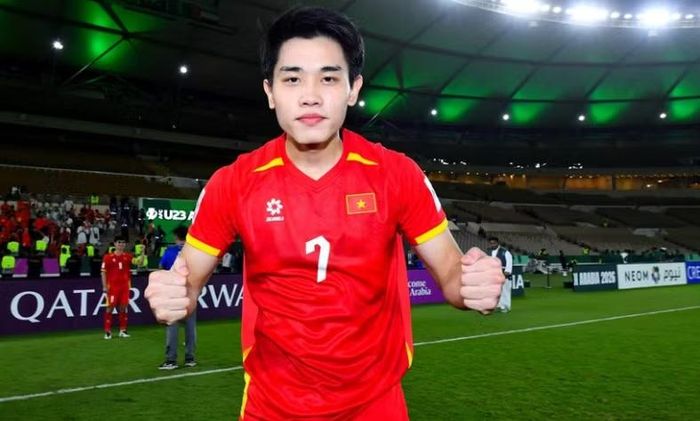 Đình Bắc từng đoạt danh hiệu Vua phá lưới VCK U23 châu Á 2026 với 4 bàn thắng và 2 đường kiến tạo, trở thành cầu thủ Việt Nam và Đông Nam Á đầu tiên trong lịch sử đạt được cột mốc này tại sân chơi châu lục. Ảnh: AFC.