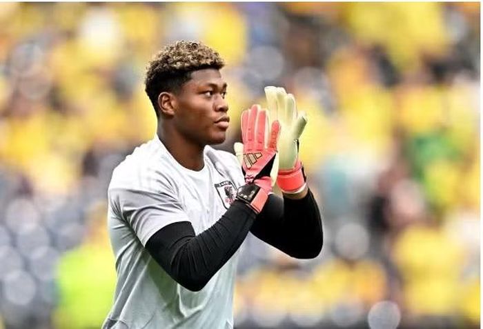 PSG đã đạt thỏa thuận với Parma để chiêu mộ thủ môn Zion Suzuki.