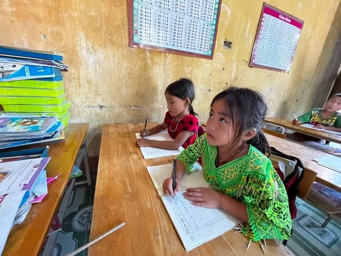 Dạy thí điểm tiếng các nước ASEAN, ưu tiên tiếng Lào cho học sinh biên giới từ năm học 2026-2027.
