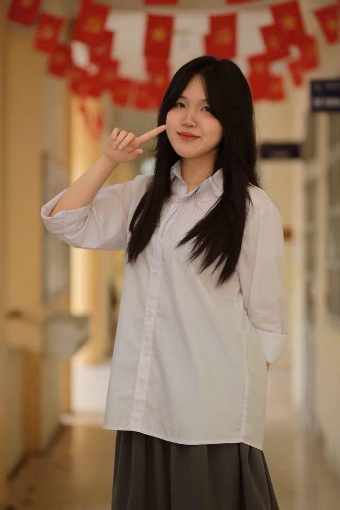 Hà Linh đạt 28 điểm tổ hợp D09.