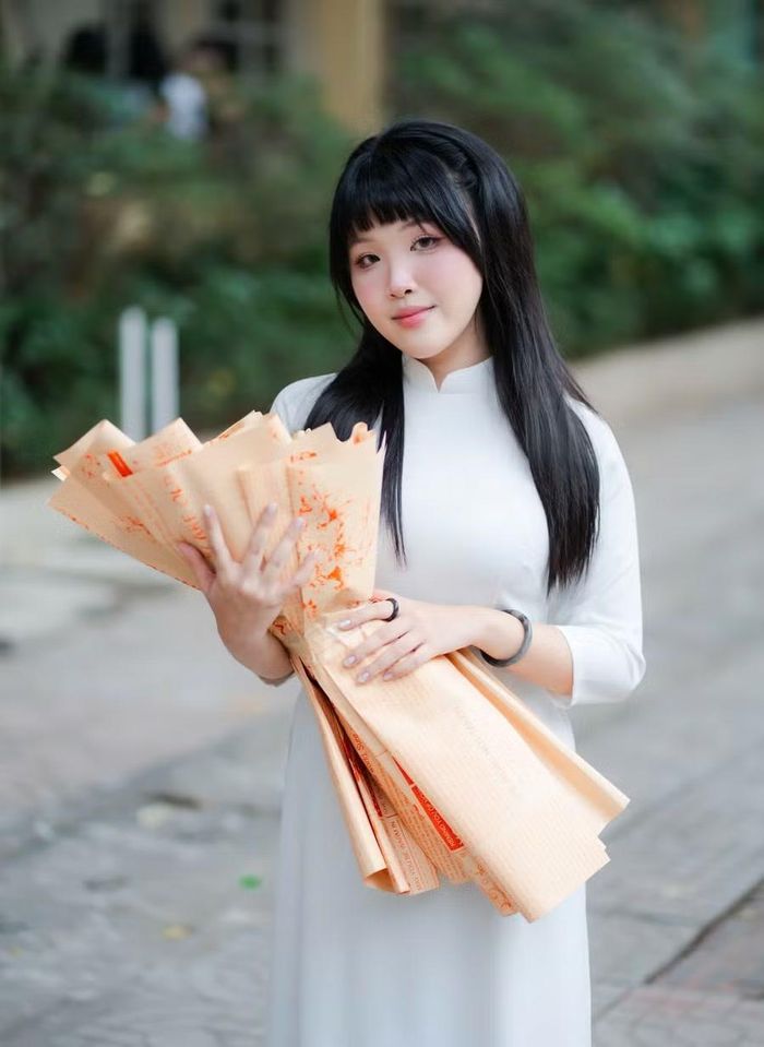 Nữ sinh đặt mục tiêu chinh phục học bổng khi vào đại học.