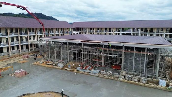 Đơn vị thi công Dự án Trường A Lưới 3 là Công ty Cổ phần Đầu tư và xây lắp Thành An 386 (Binh đoàn 11) đang gấp rút các khâu để sớm đưa công trình bàn giao đúng tiến độ.