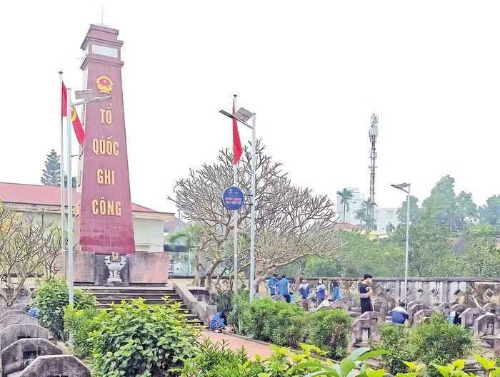 Công trình “Thắp sáng địa chỉ đỏ” tại Nghĩa trang liệt sĩ Ninh Sơn (phường Vân Hà).