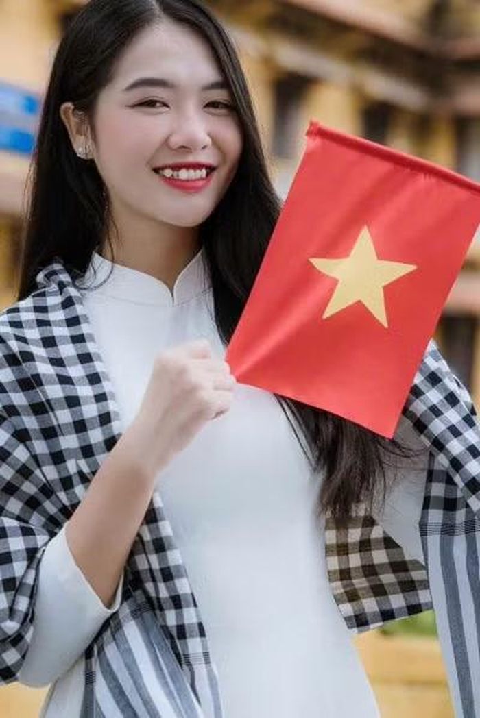 Nguyễn Hồng Hạnh (23 tuổi, cử nhân trường Đại học Giáo dục, ĐHQGHN) chia sẻ định hướng nghề sau tốt nghiệp.