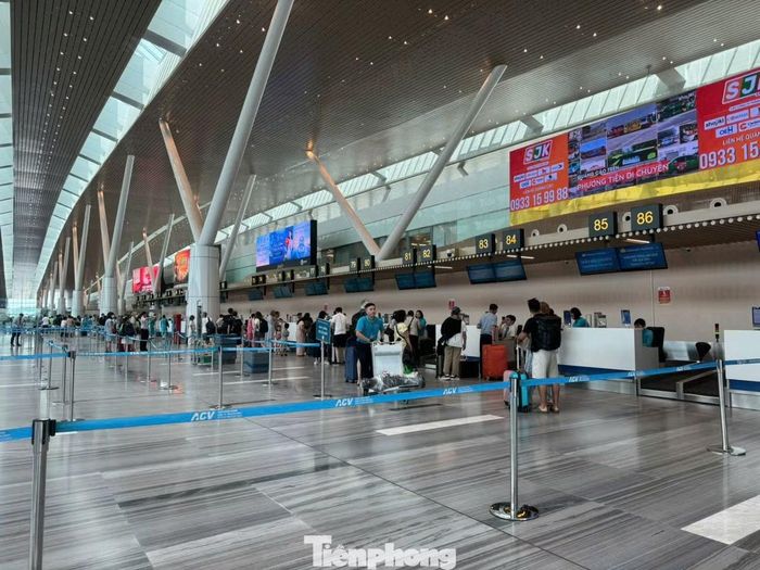Tối 11/8, Vietnam Airlines có tới gần 70 chuyến bay bị ảnh hưởng sự cố UAV.