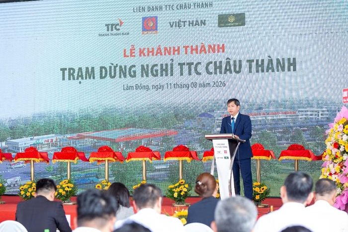 Ông Huỳnh Tuấn Em – Giám đốc TTC Châu Thành, đại diện Liên danh chủ đầu tư, chia sẻ về hành trình phát triển Trạm dừng tại buổi lễ