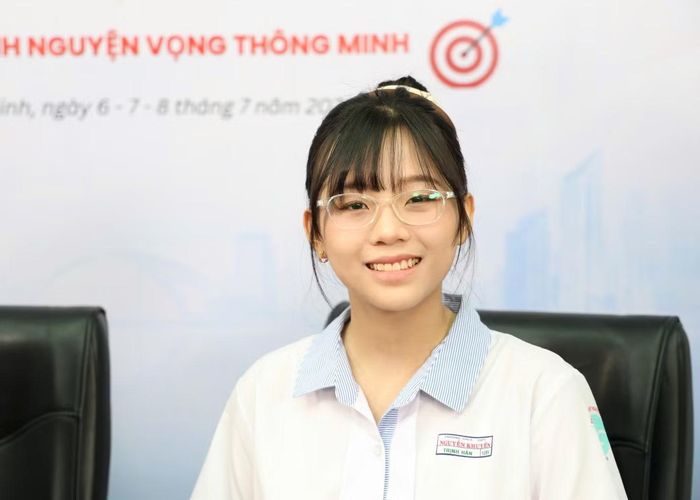 Trịnh Gia Hân giao lưu cùng thủ khoa “Mở khóa chọn trường”.