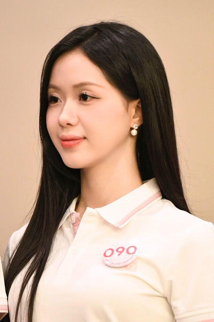 Với nhiều thí sinh, buổi học đầu tiên mang đến cảm giác hào hứng, hồi hộp. Không ít cô gái lần đầu được đào tạo catwalk bài bản, làm quen với việc di chuyển trên giày cao gót.