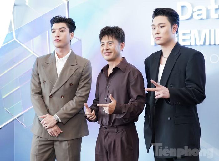 Sự kiện chiều 12/8 có sự tham gia của rapper Hieuthuhai, ca sĩ Dương Domic, ca sĩ Hoàng Hải.