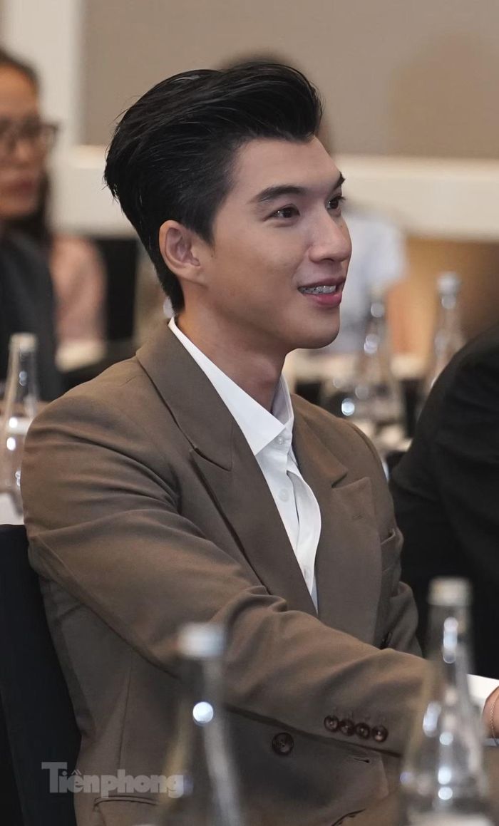  Nằm trong chuỗi dự án Vie Concerts do nghệ sĩ Hieuthuhai và DatVietVAC Group Holdings phối hợp thực hiện, concert lấy cảm hứng và tựa đề gắn liền với hành trình nghệ thuật của Hieuthuhai. Trong trọn vẹn hai đêm diễn, sân khấu Nhà thi đấu Phú Thọ đã trở thành một không gian nghệ thuật giàu cảm xúc, nơi nghệ sĩ và khán giả cùng nhìn lại chặng đường âm nhạc đã qua và đón nhận những dấu mốc mới trong sự nghiệp của nam rapper. 