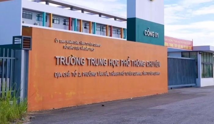 Ngày 14 -15/8, toàn bộ thí sinh tại điểm thi THPT Chuyên Tuyên Quang sẽ thi lại tốt nghiệp.