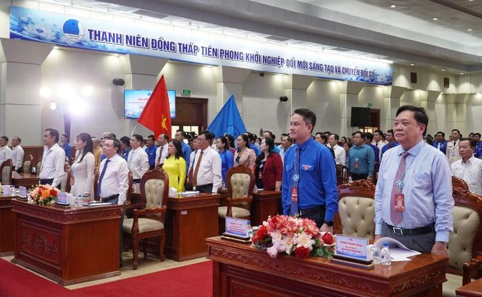 Anh Nguyễn Kim Quy - Bí thư Trung ương Đoàn và lãnh đạo tỉnh Đồng Tháp tham dự đại hội. Ảnh: Hòa Hội