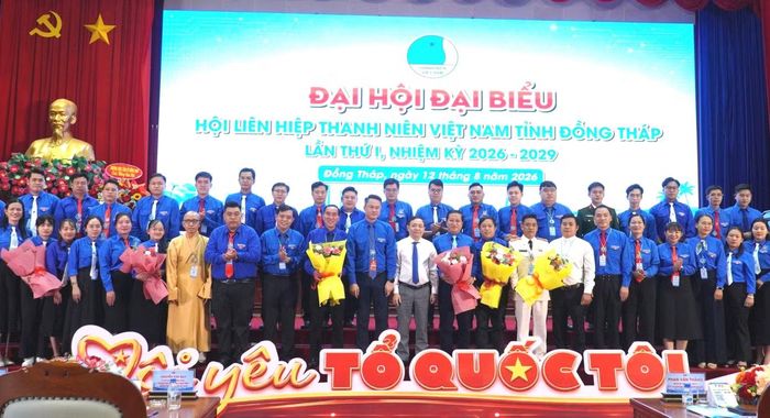 Ủy ban Hội LHTN Việt Nam tỉnh Đồng Tháp khóa mới ra mắt đại hội.