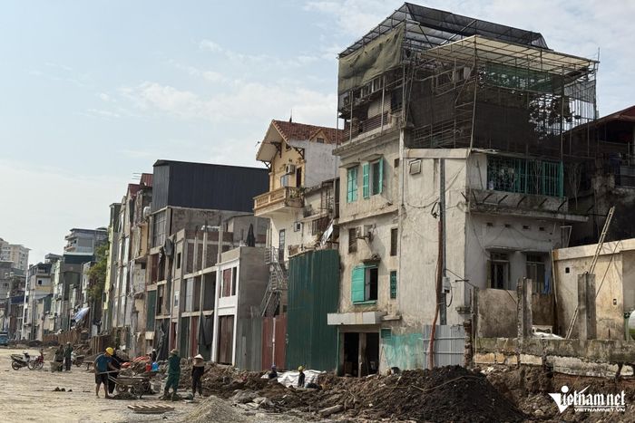 Khu vực chuẩn bị giải phóng mặt bằng hướng mặt đường Vành đai 1. Ảnh: Kiều Oanh