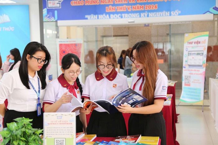 Sinh viên Trường Đại học Sư phạm TPHCM. Ảnh: HCMUE