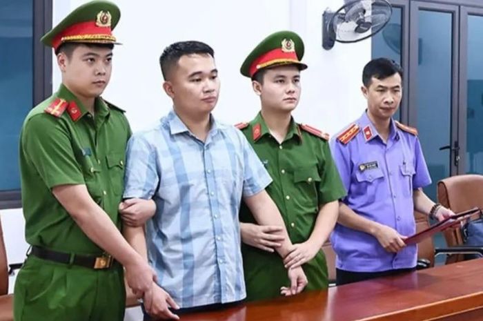 Đối tượng Nguyễn Hà Duy - giáo viên trường THPT Chuyên Tuyên Quang bị bắt giữ. Ảnh: CACC
